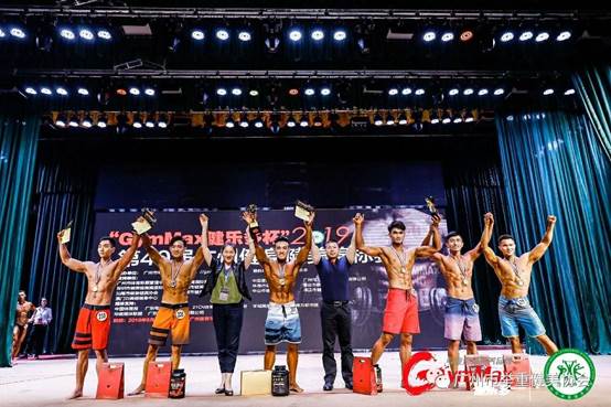 我院丘凱同學榮獲高校健體B組第六名(右一)