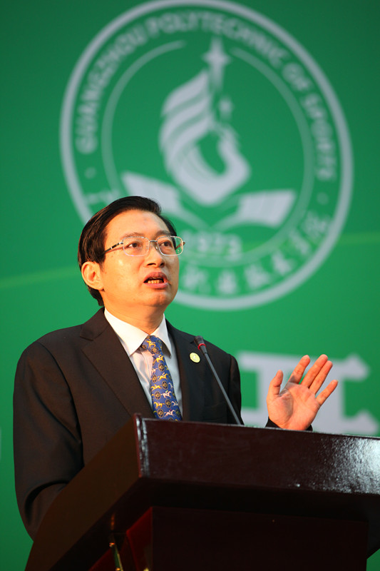 羅京軍院長在開學典禮上致辭