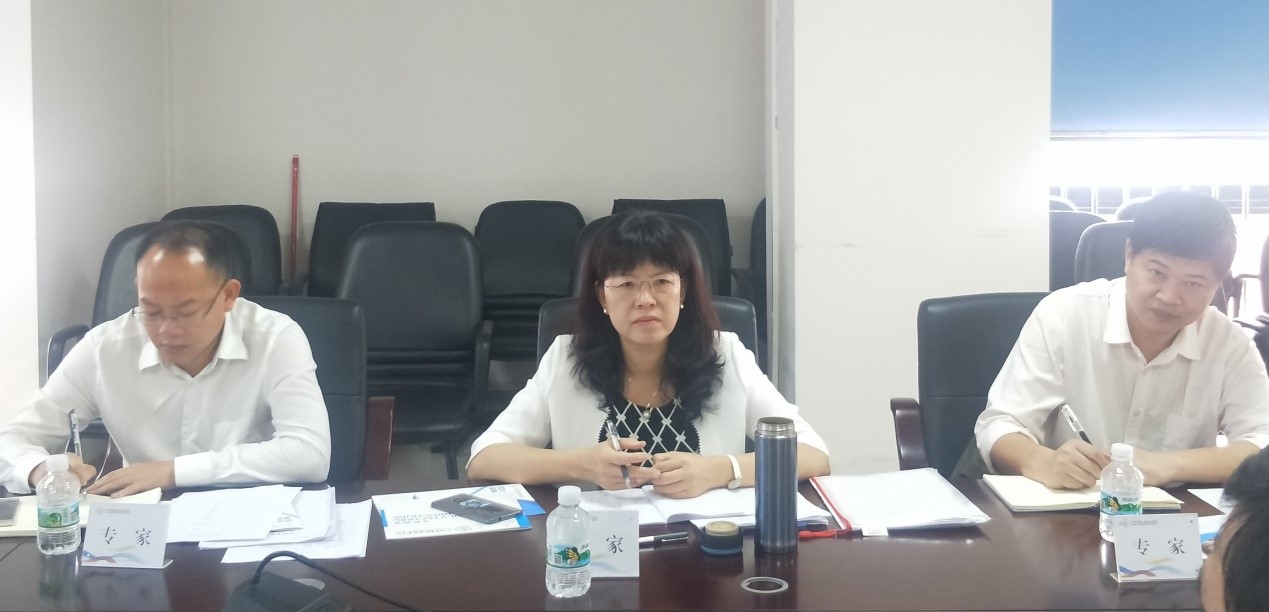 方燕教授等參加教師座談會聽取匯報